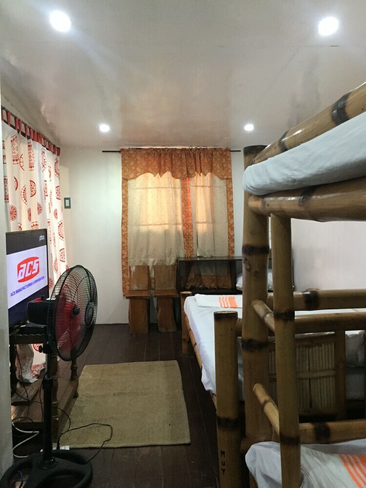 The Orange House - Vigan Villa