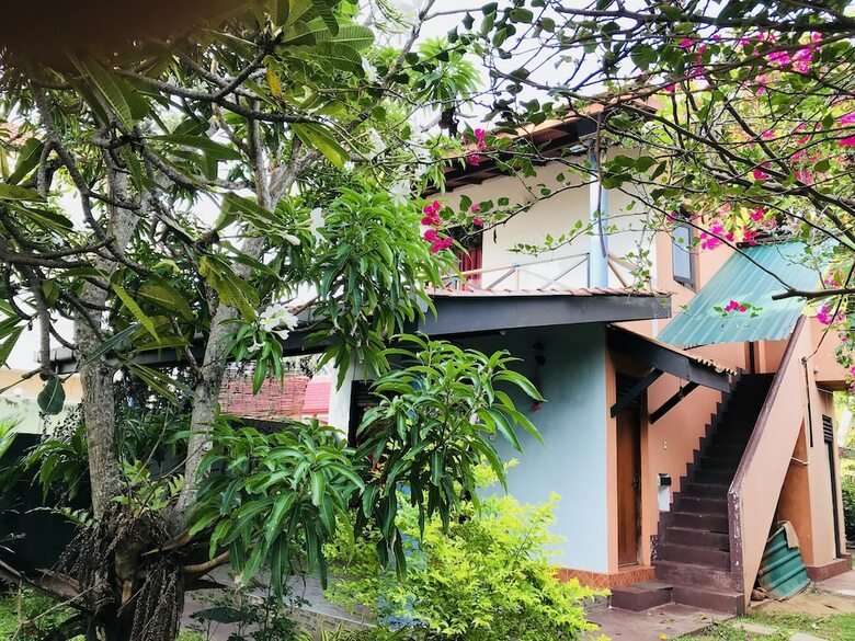 Hotel Sri Beach Bungalows And Villa