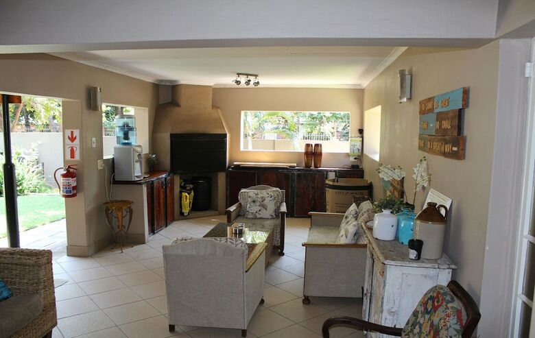 Hotel Four Seasons Guesthouses