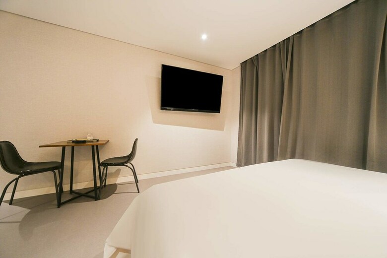 Hotel U