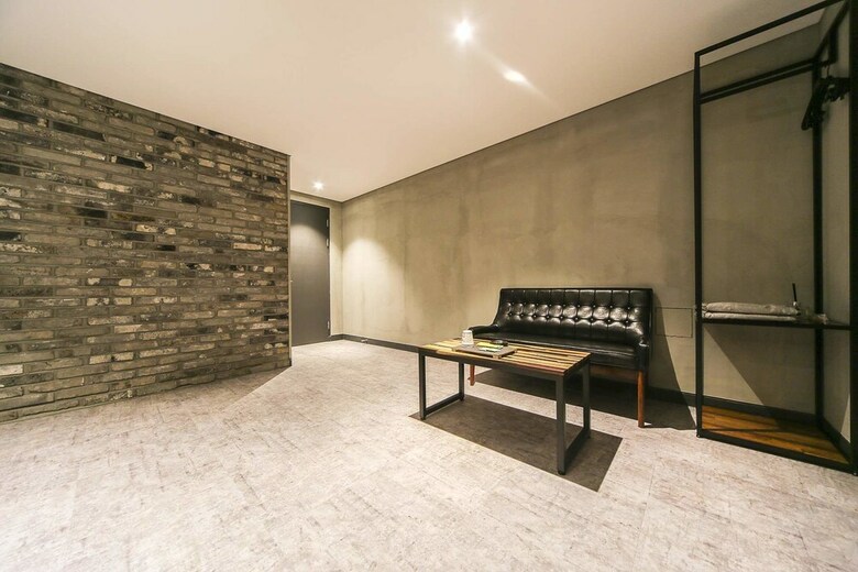 Hotel U