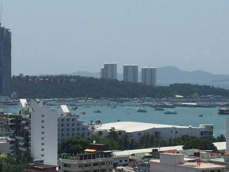 The Base Pattaya Horizon Inn