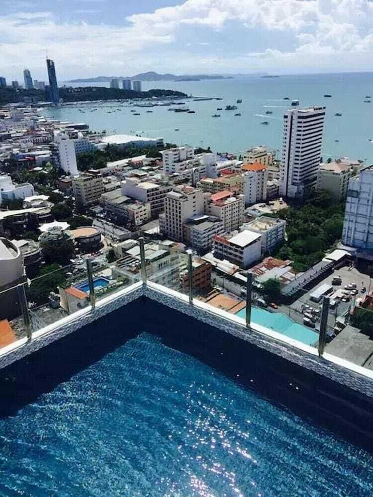 The Base Central Pattaya  Sea View