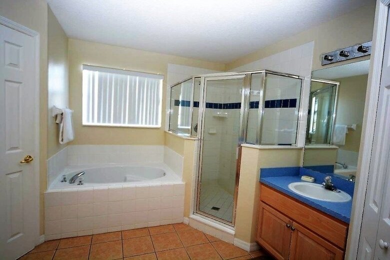 Cumbrian Lakes 4666 - Five Bedroom Villa With Private Pool