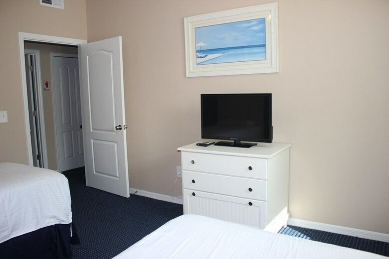 Runaway Beach Club 21202 - Two Bedroom Condo