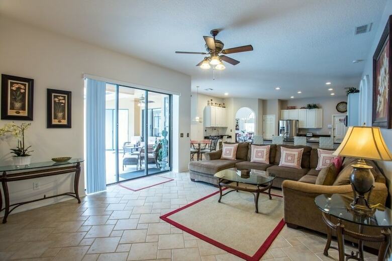 Legacy Park 326 - Five Bedroom Villa With Private Pool