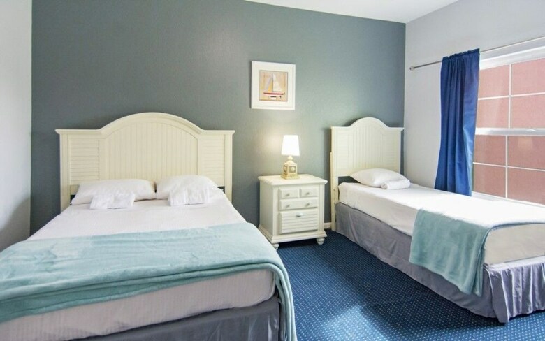 Runaway Beach Club 2202 - Three Bedroom Condo