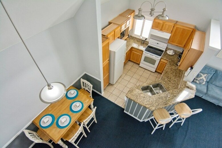 Runaway Beach Club 2202 - Three Bedroom Condo