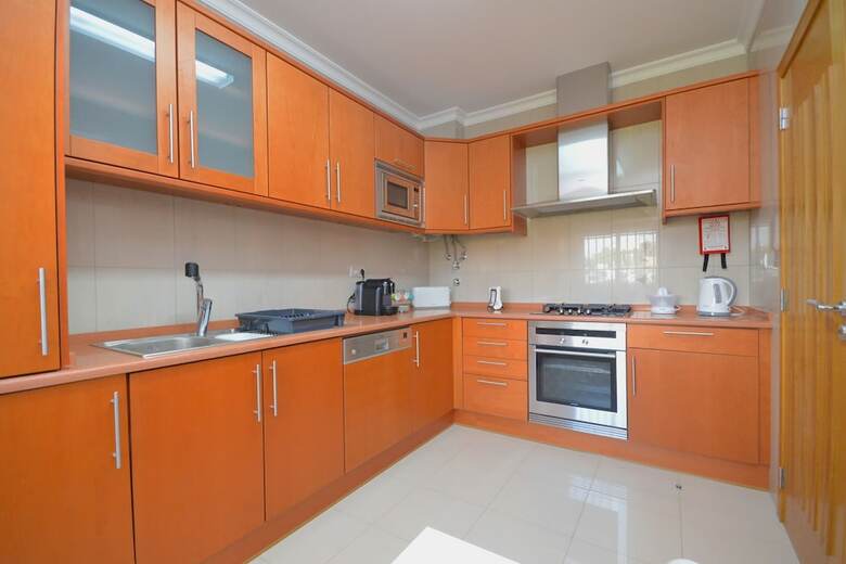Apartamentos Millennium Plaza Al