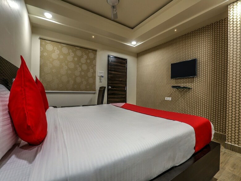 Hotel Oyo 14859 Akshara Grand