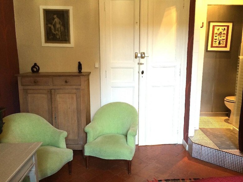 Hotel Chambres D'h�tes La Cour D'�t�