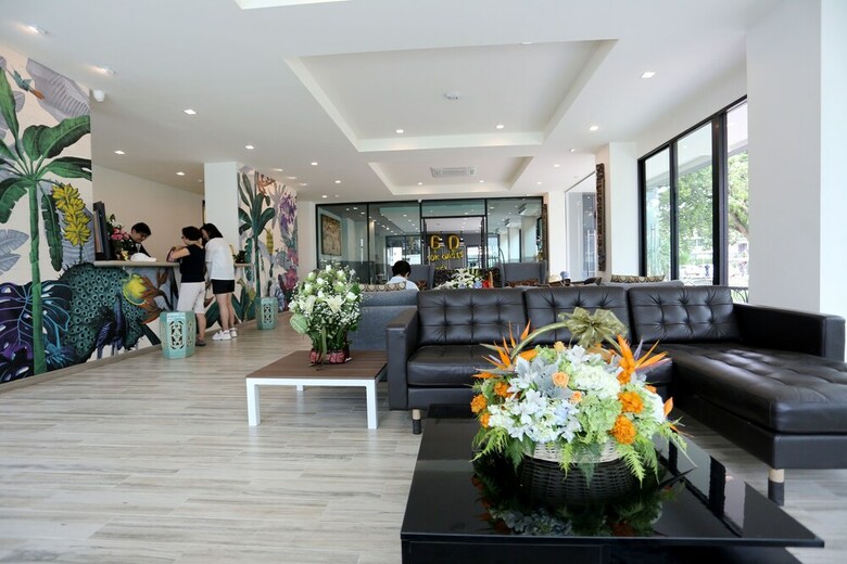 Hostal Bangkok Oasis Hotel