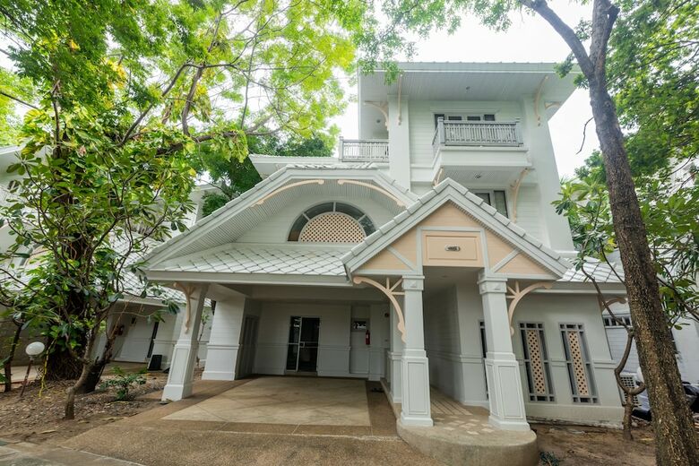 Villa Royal River Park