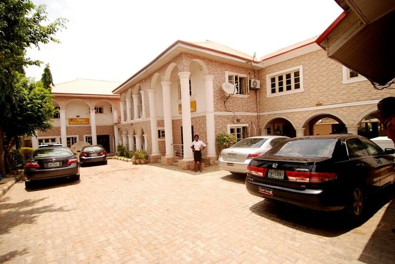 Ajoy Hotel And Suite