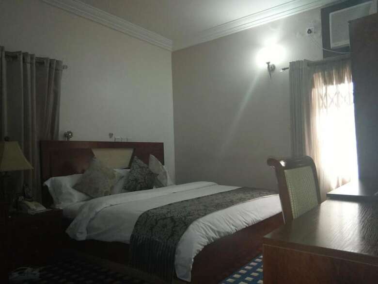Paris Choice Hotels & Resort Wuse