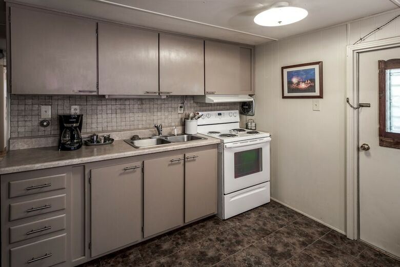 Rogers Roost - Three Bedroom Cabin