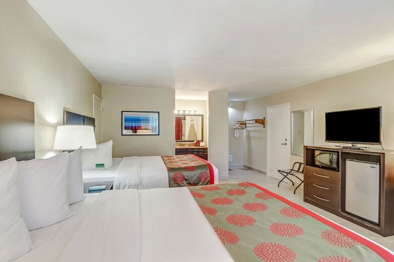 Hotel Ramada By Wyndham Naples