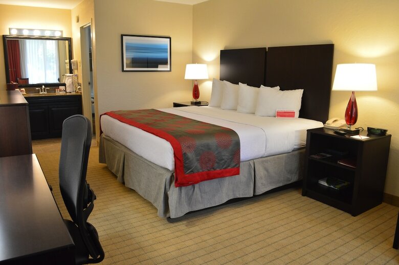 Hotel Ramada By Wyndham Naples