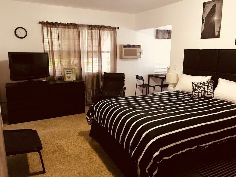 Green Seas Motel