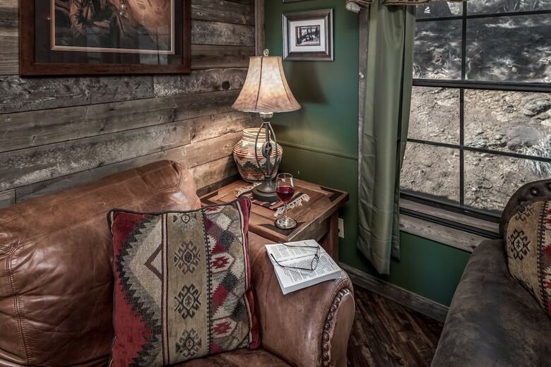 Buckhorn Cabin - Three Bedroom Cabin