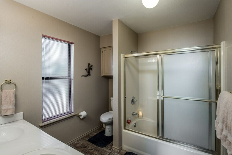 Chelsea House - Three Bedroom Cabin
