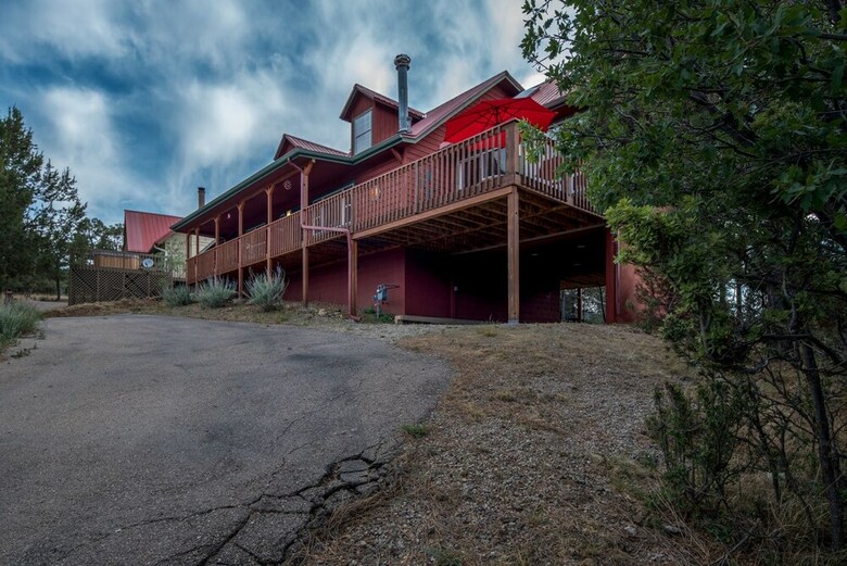Majestic Cabin - Three Bedroom Cabin