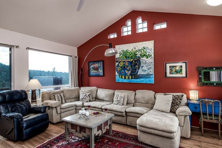Majestic Cabin - Three Bedroom Cabin