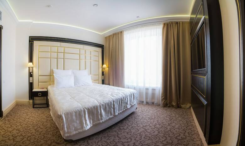 7 Avenue Hotel & Spa