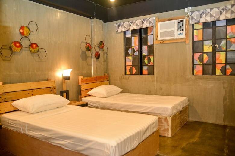 Bhive Hotel