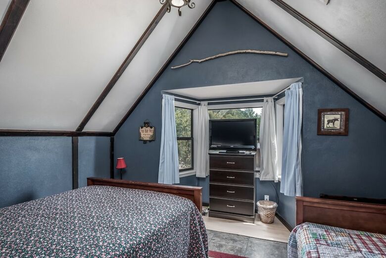 A Frame Acres - Three Bedroom Cabin
