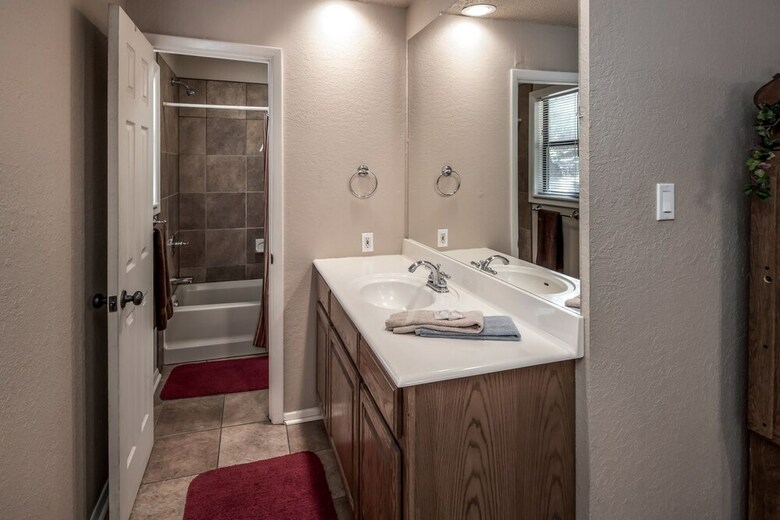 Caudle - Three Bedroom Cabin