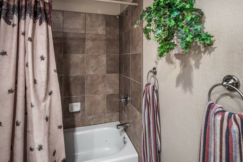 Caudle - Three Bedroom Cabin