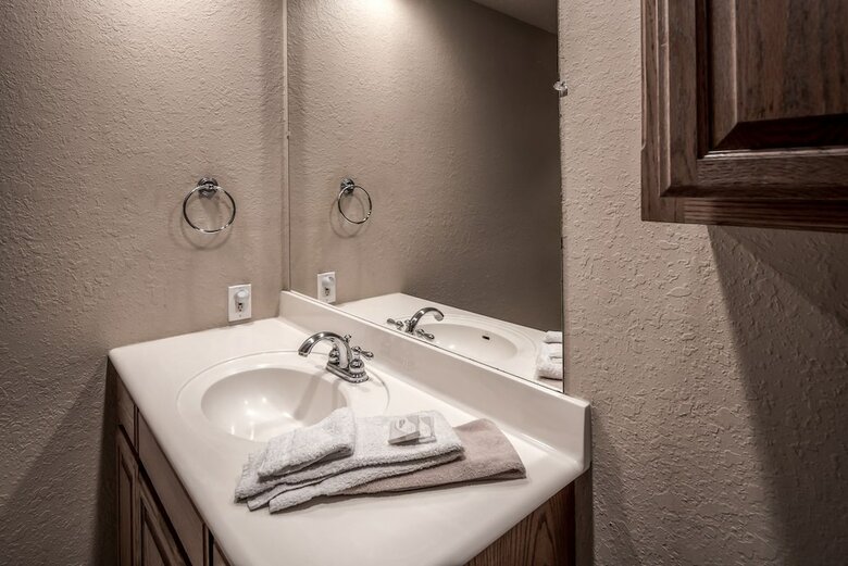 Caudle - Three Bedroom Cabin