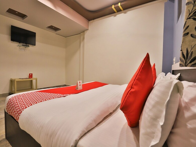 Oyo 12182 Hotel Shekhawat Palace