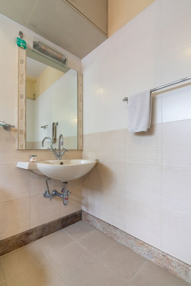 Hotel Oyo 3023 Compact Suites Lavelle Road
