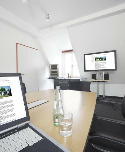 Hostal Nell Breuning Haus