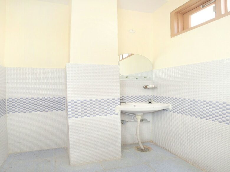 Oyo 12745 Hotel Red House