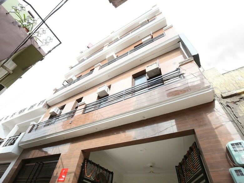 Oyo 12025 Hotel Kamal Palace