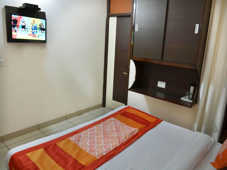 Hotel Oyo 6298 Motel Divine