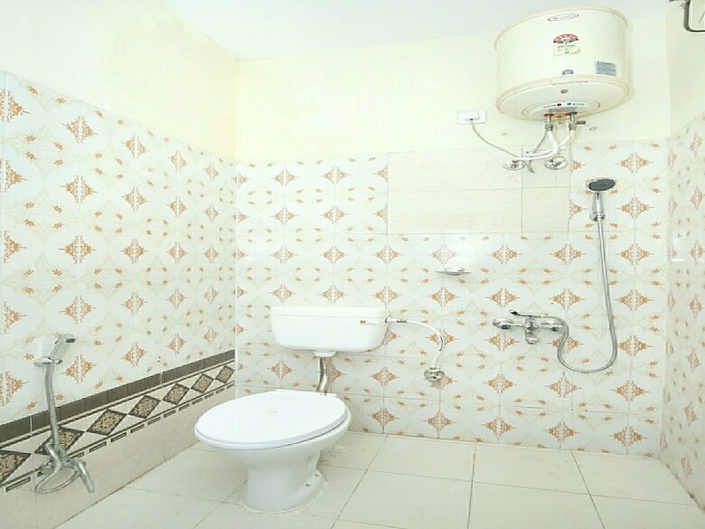 Hotel Oyo 11708 Near Lpu