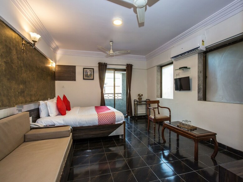 Oyo 12078 Hotel Suncity