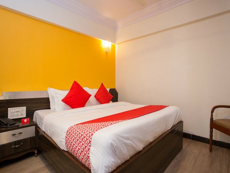 Oyo 12078 Hotel Suncity