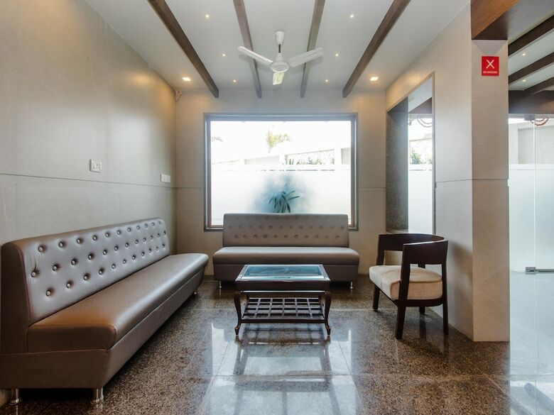 Oyo 13468 Hotel Jai Malhar Residency