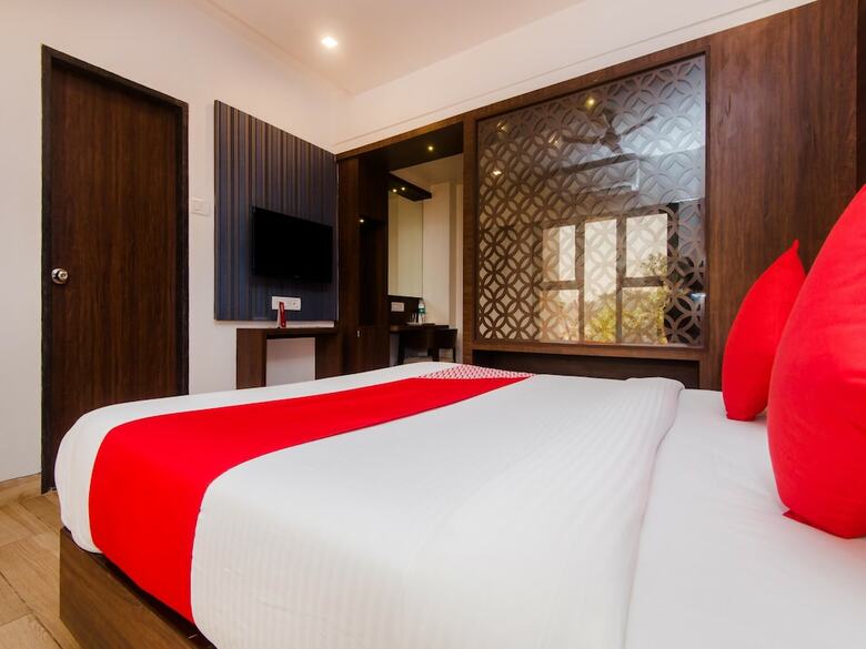 Oyo 13468 Hotel Jai Malhar Residency