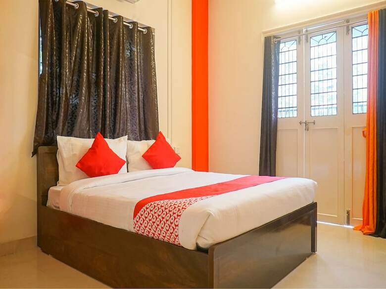 Oyo 12723 Hotel D Villa