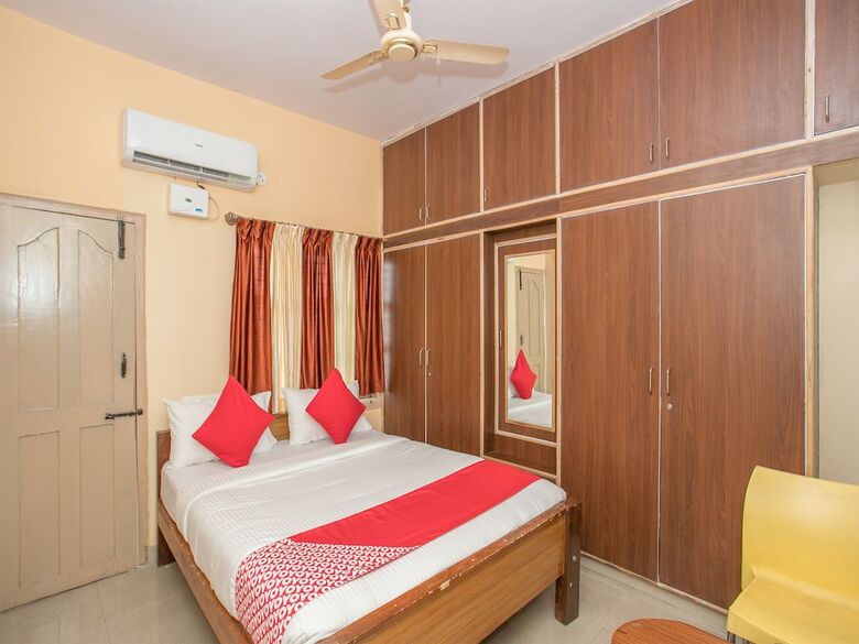 Hotel Oyo 12776 Sv Suites