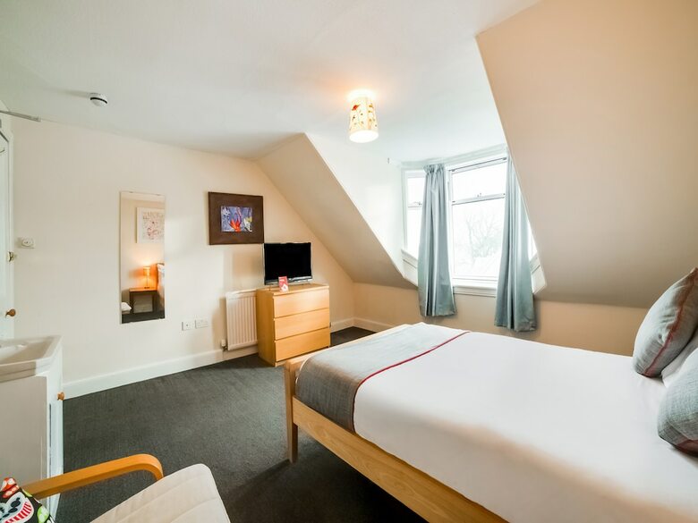 Oyo Braeriach Hotel