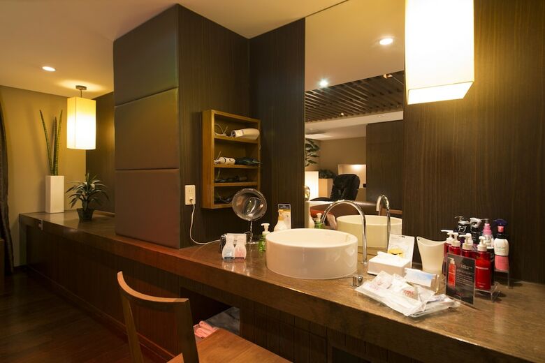 Hotel Love