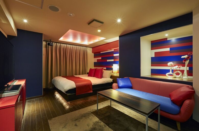 Hotel Love
