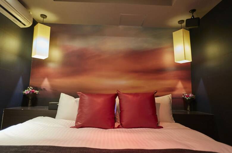 Hotel Love